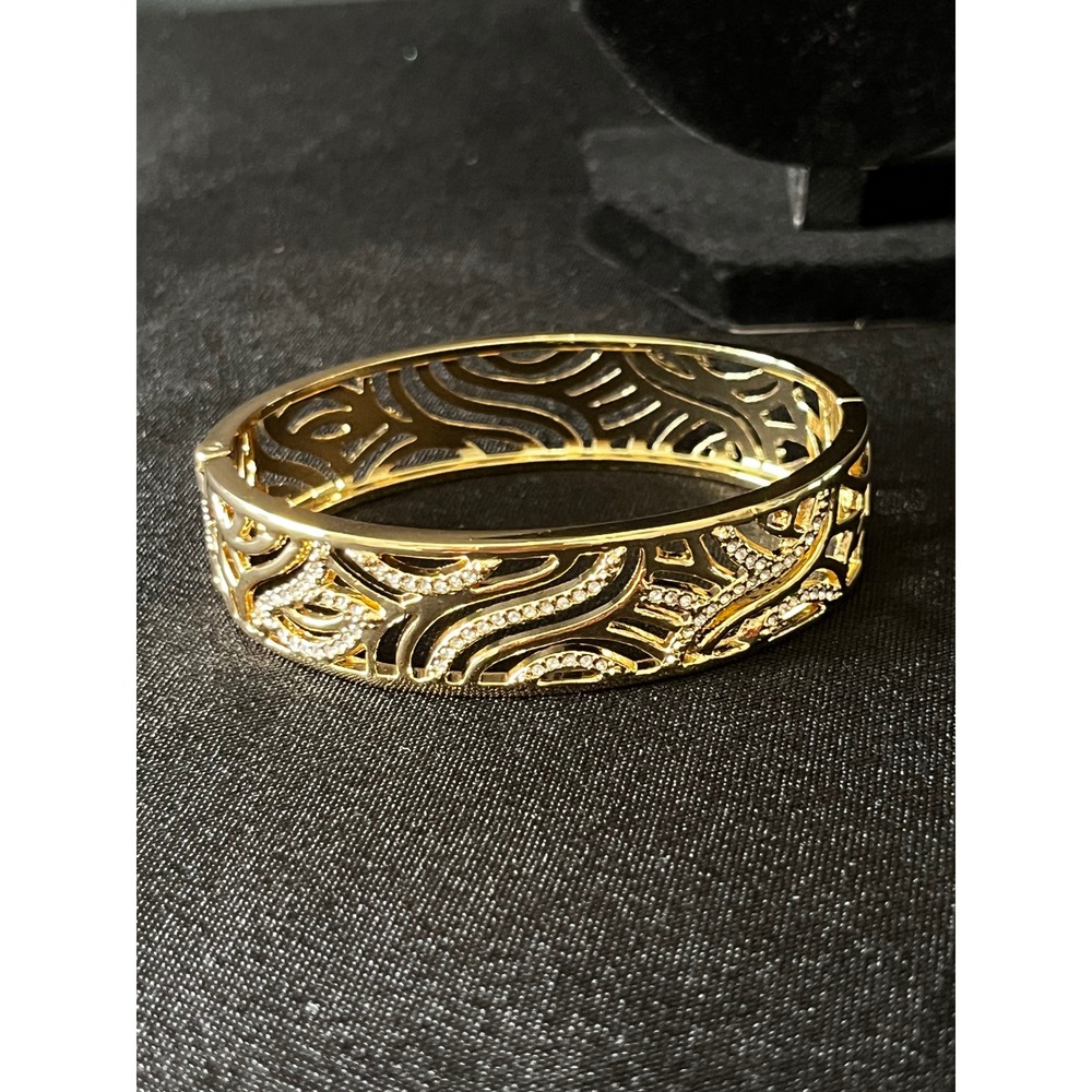 Gold Tone Bangle Bracelet‎ Openwork Design with Clear Rhinestones - Picture 5 of 8